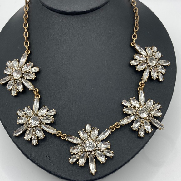 J. Crew Jewelry - J.CREW Star Burst CLEAR CRYSTAL STATEMENT NECKLACE 18”
